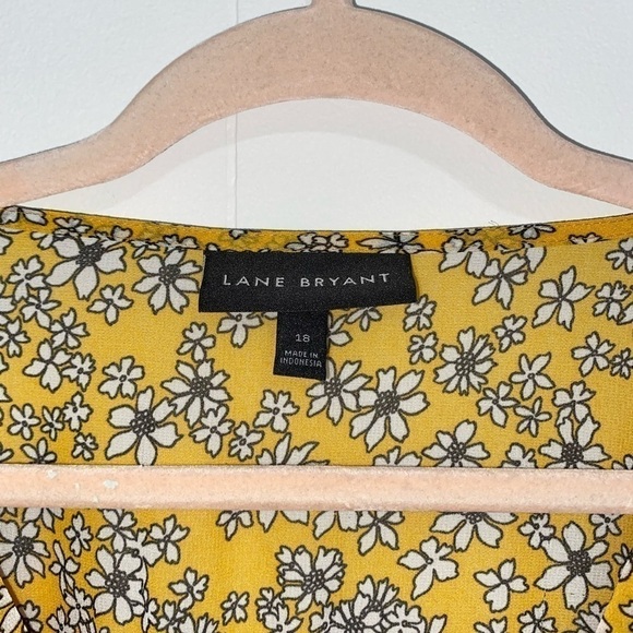 LANE BRYANT *NWOT* Flower Flowy Blouse Women’s Plus size 18 - Picture 7 of 7